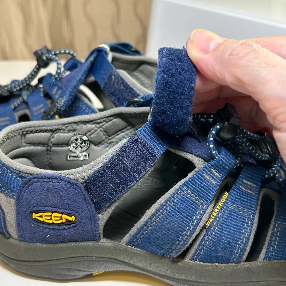 Keen Newport H2 Youth Big Kid's 3 Navy Waterproof Toggle Laced Unisex 1009962